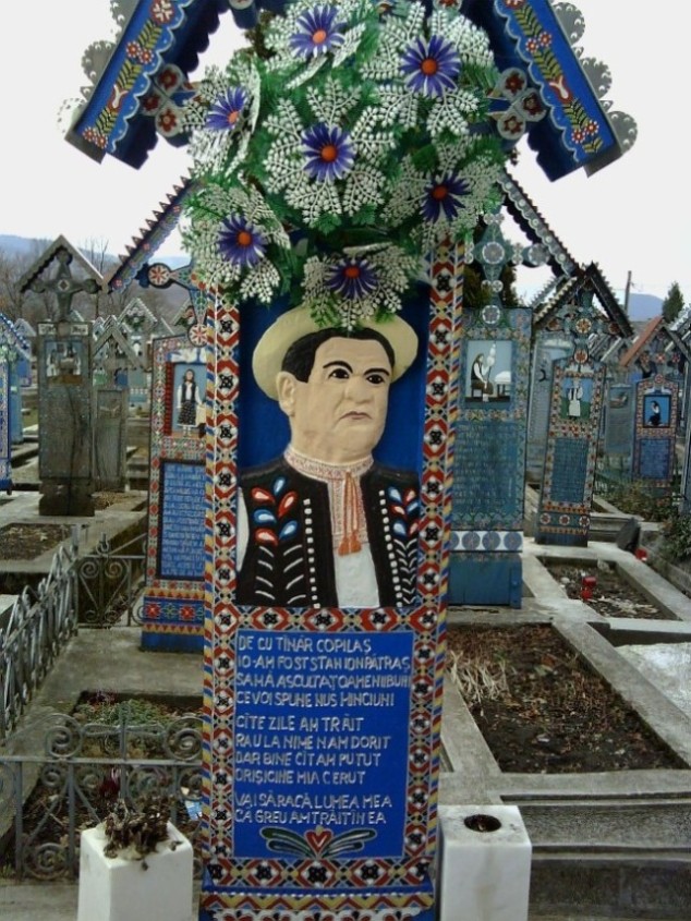 Cimitero di Săpânţa, Maramureş, Romania (e).JPG